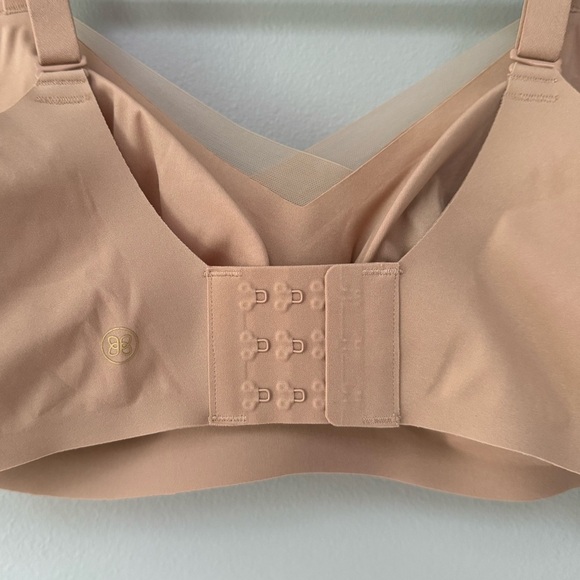 Honeylove CrossOver Bra in Sand - 38D/DD(E) - Picture 8 of 10